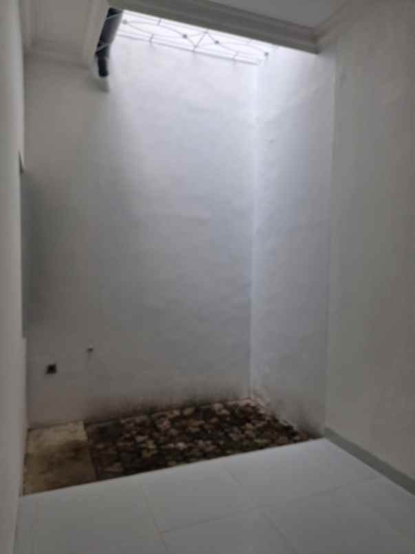 dijual rumah limus pratama regency