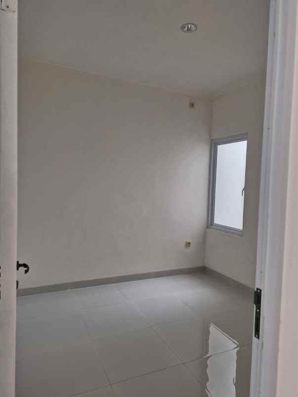 dijual rumah limus pratama regency