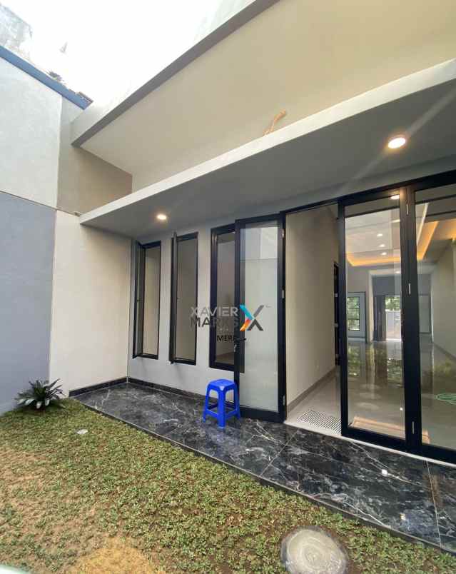 dijual rumah manyar jaya raya