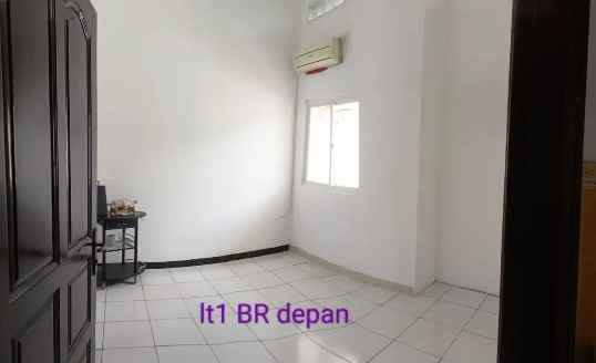 dijual rumah manyar kertoarjo