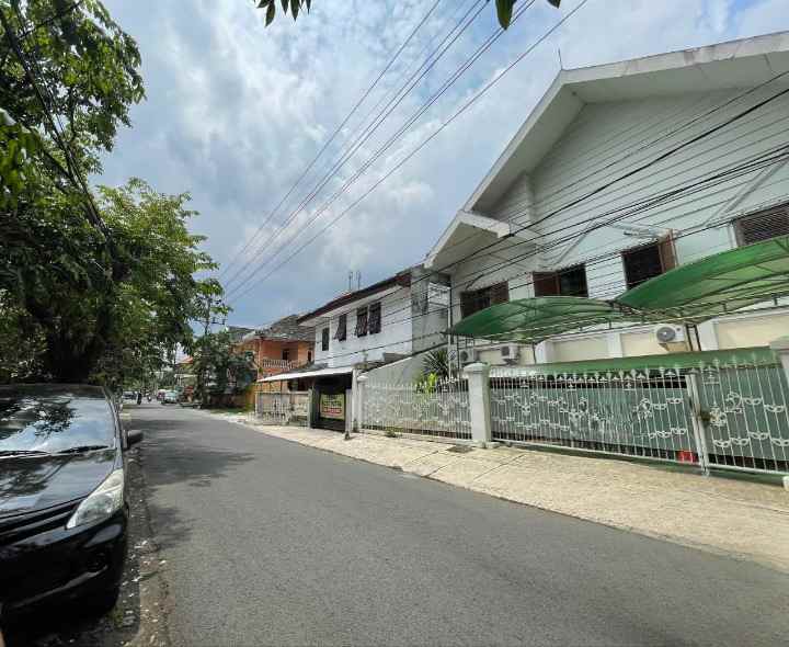 dijual rumah manyar rejo