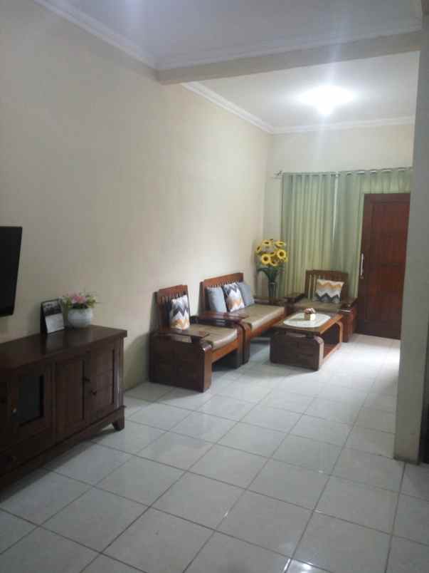 dijual rumah margahayu