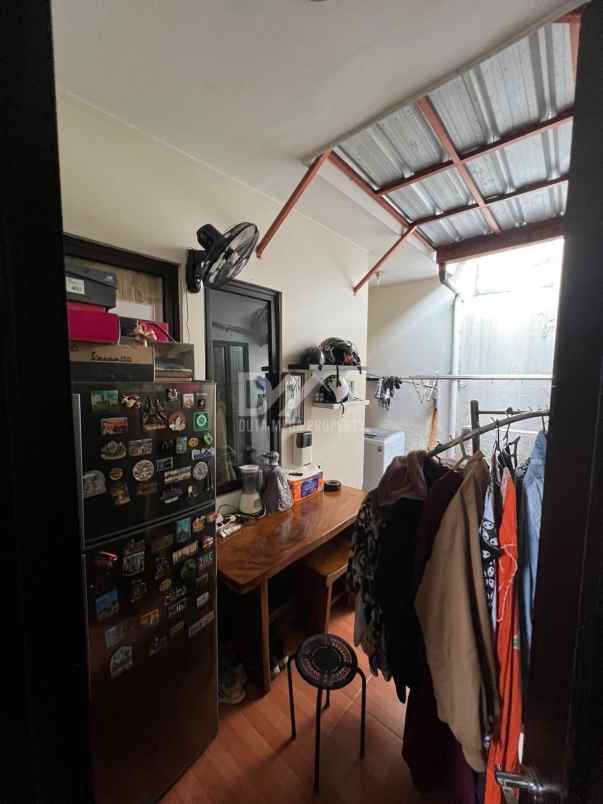 dijual rumah melia residence graha raya