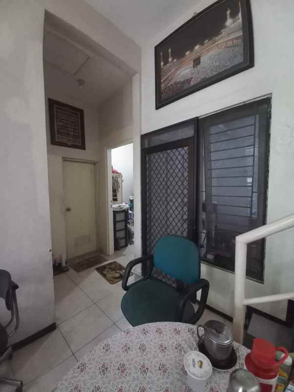 dijual rumah menanggal