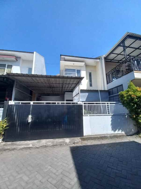 dijual rumah menanggal