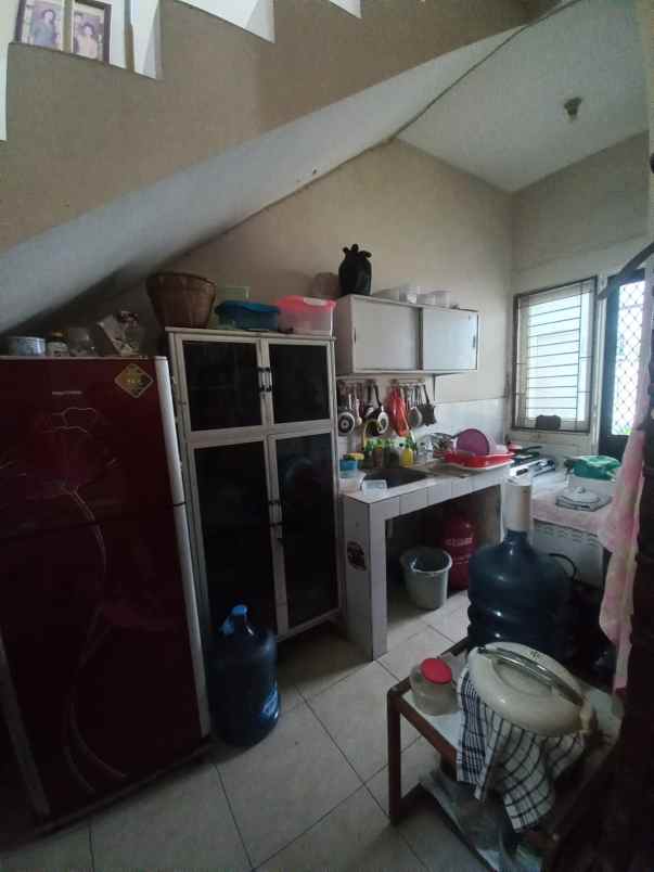 dijual rumah menanggal