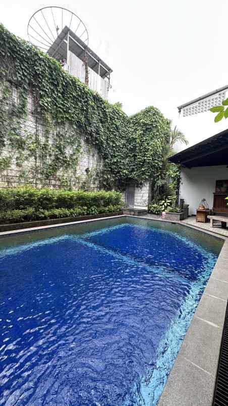 dijual rumah menteng