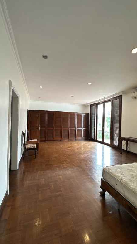 dijual rumah menteng