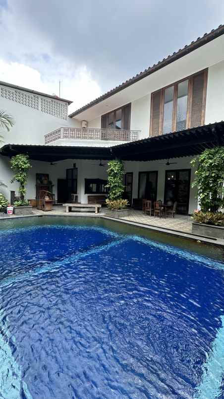 dijual rumah menteng