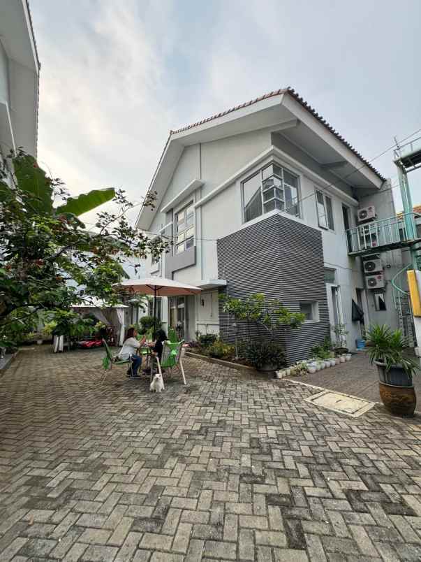 dijual rumah menteng