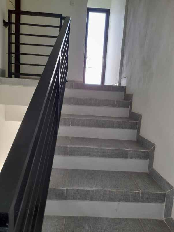 dijual rumah merjosari klandungan