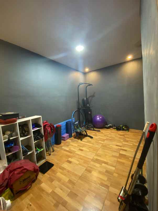 dijual rumah meruyung limo depok