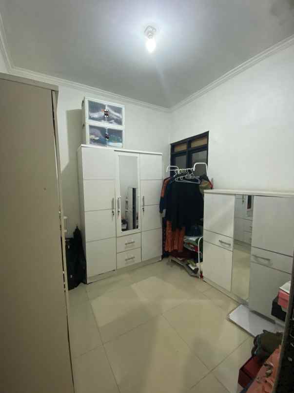 dijual rumah meruyung limo depok
