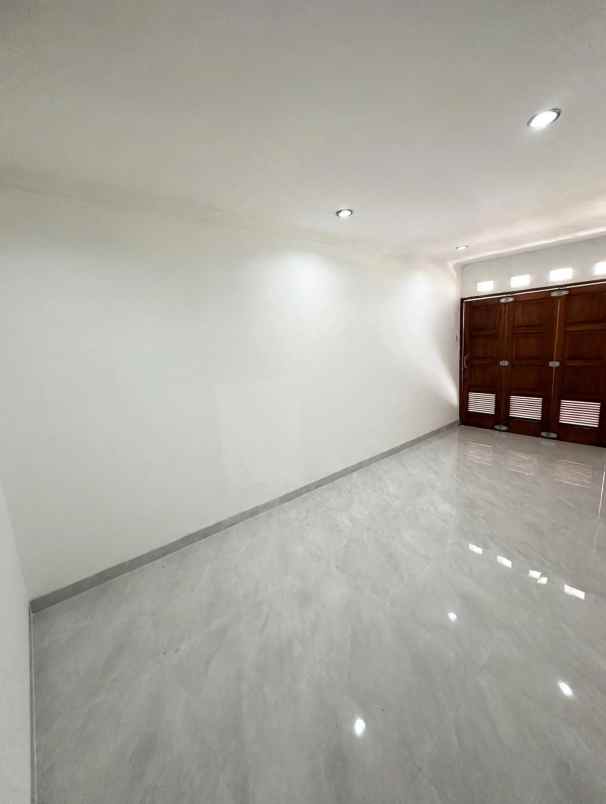 dijual rumah metland menteng cakung
