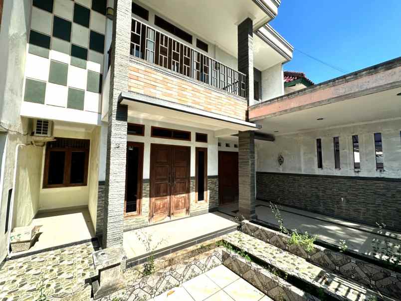 dijual rumah metland menteng cakung