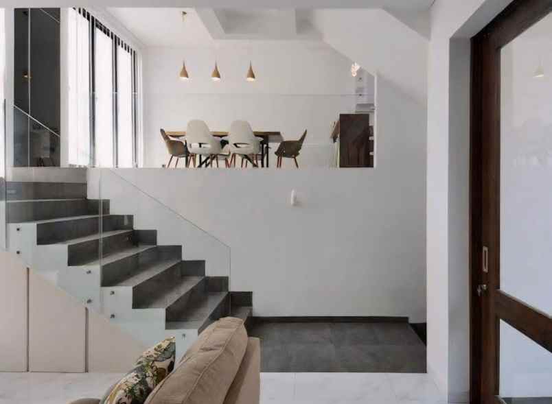 dijual rumah mewah di kota wisata cibubur