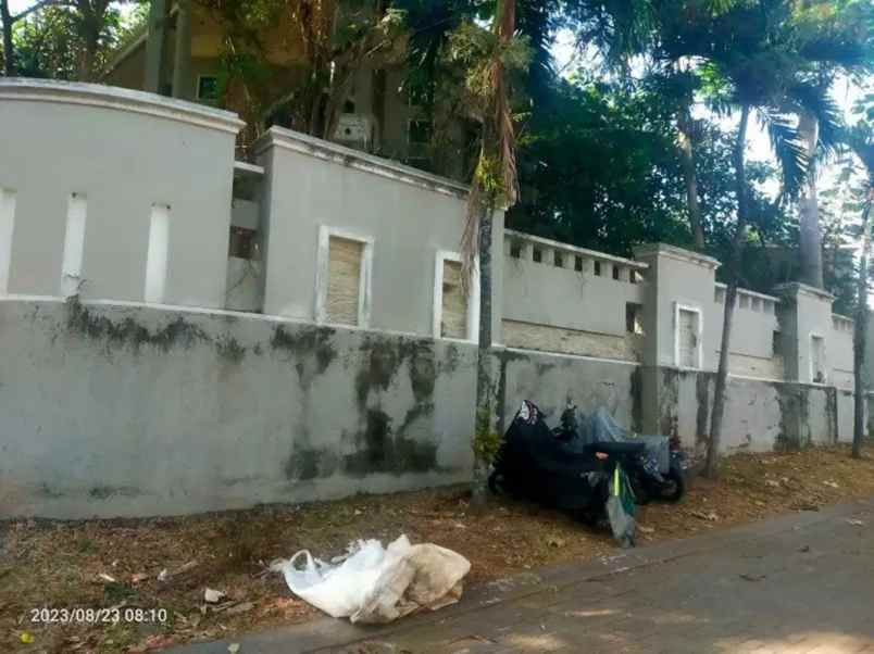 dijual rumah mewah hook di puri arga golf semarang