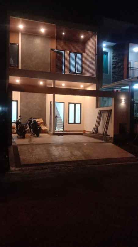 dijual rumah minimalis cantik lokasi araya malang