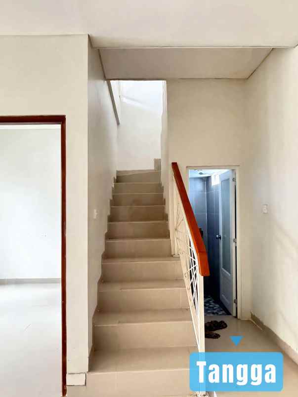 dijual rumah minimalis lantai 2 lokasi sidakarya