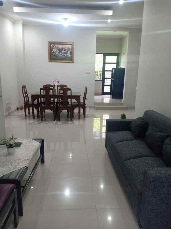 dijual rumah minimalis lantai 2 renon denpasar