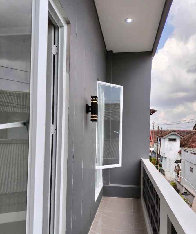 dijual rumah minomartani