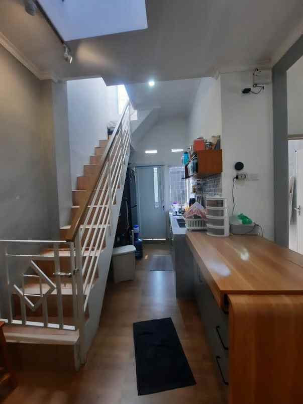 dijual rumah mutiara gading city