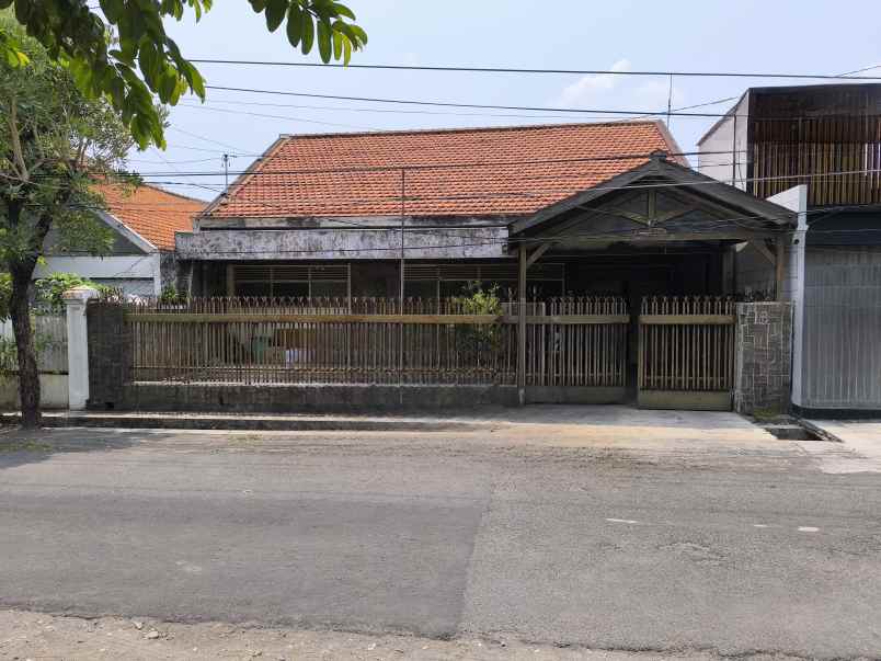 dijual rumah ngagel