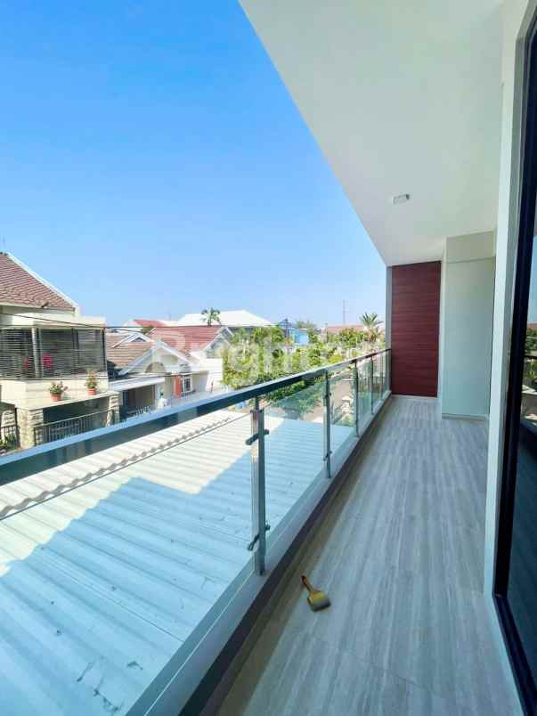 dijual rumah nirwana eksekutif