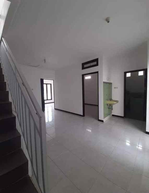 dijual rumah nirwana eksekutif