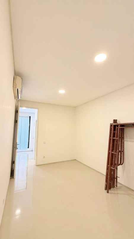 dijual rumah northwest hill citraland