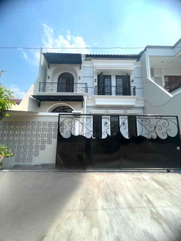 dijual rumah nusa loka bsd