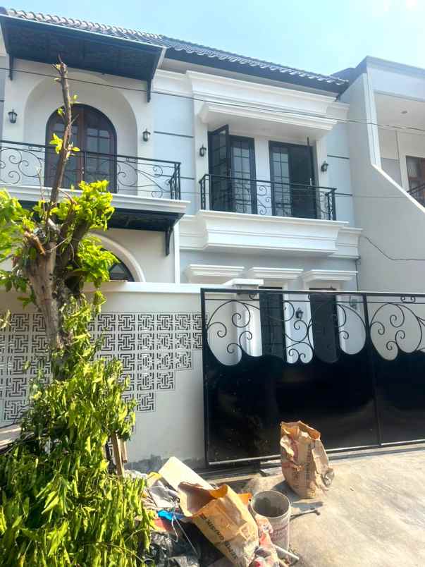 dijual rumah nusa loka bsd