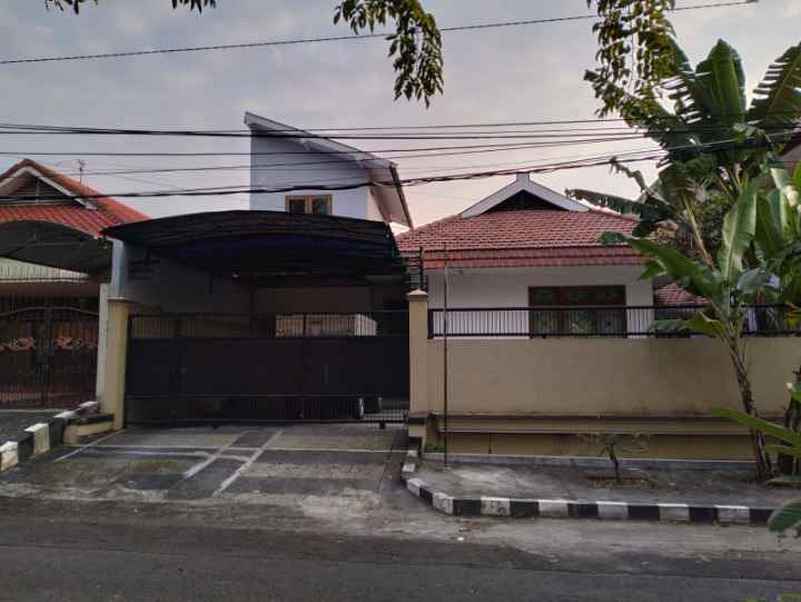 dijual rumah one gate system darmo baru surabaya barat