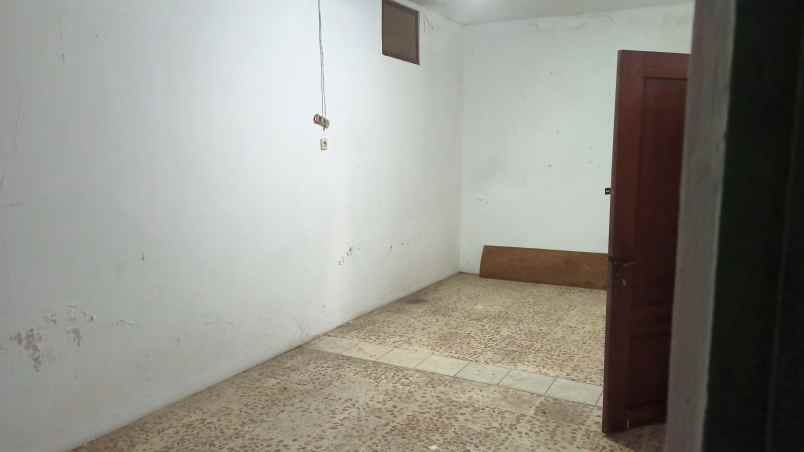 dijual rumah pacar kembang