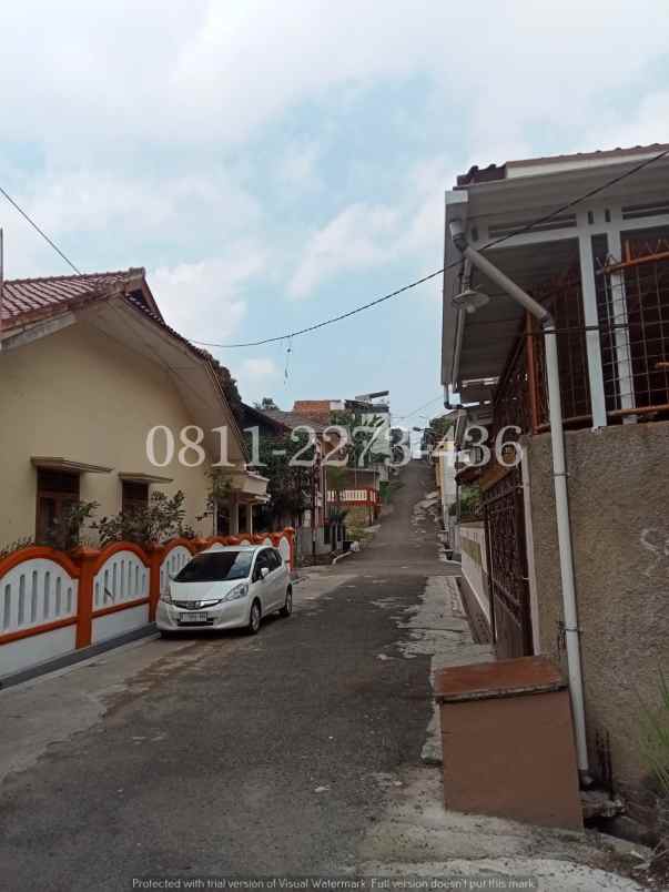 dijual rumah padasuka