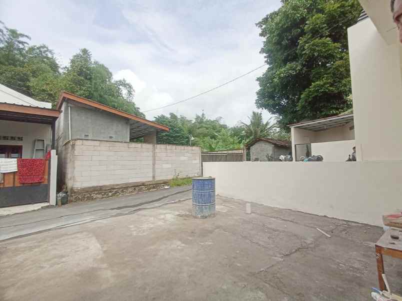 dijual rumah pakem