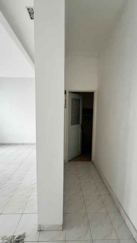 dijual rumah pakuwon city