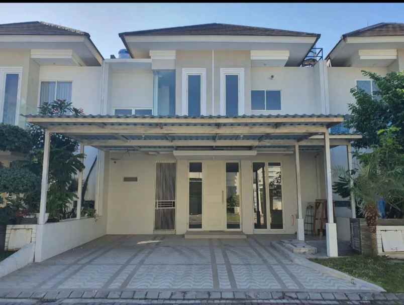 dijual rumah pakuwon city long beach