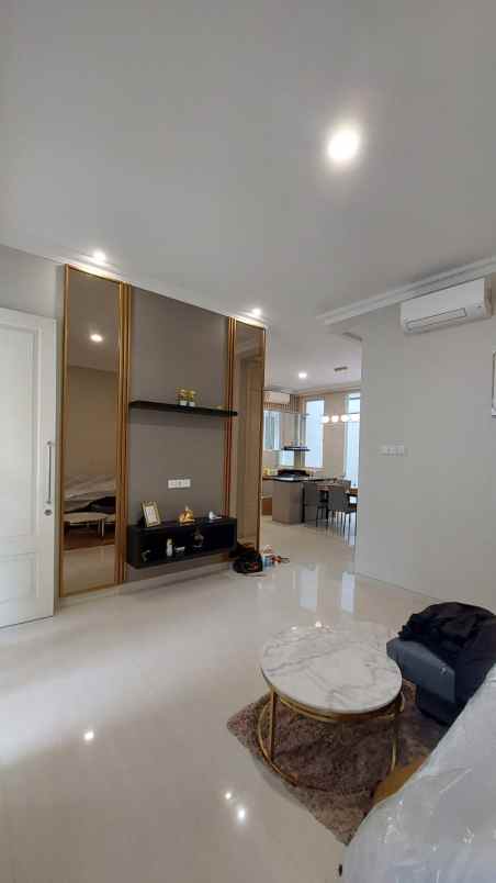 dijual rumah pakuwon city palm beach