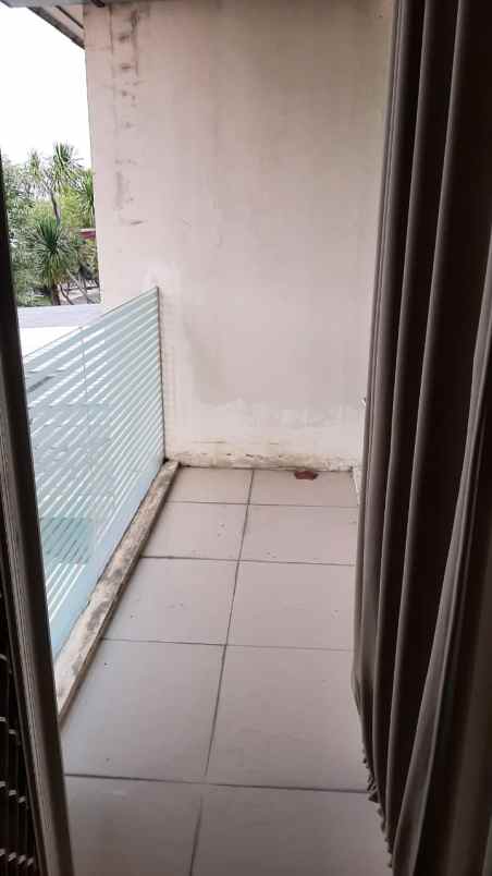 dijual rumah pakuwon indah