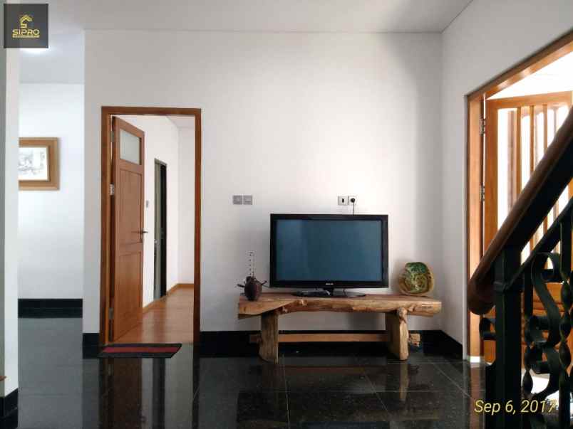 dijual rumah pancoran mas depok