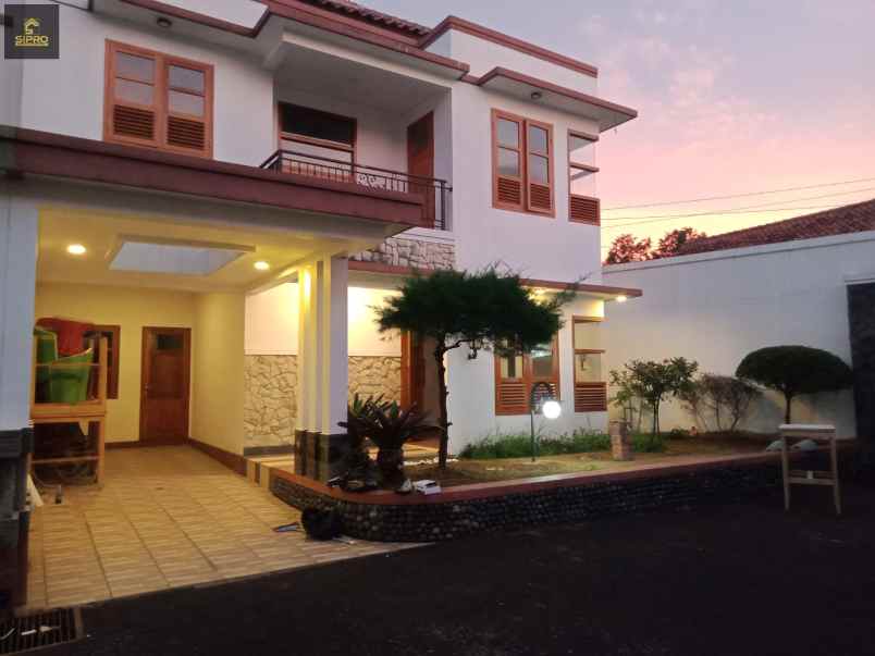 dijual rumah pancoran mas depok