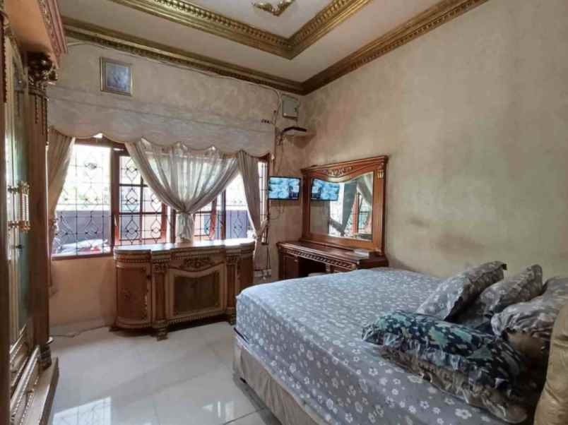 dijual rumah pancoran mas depok