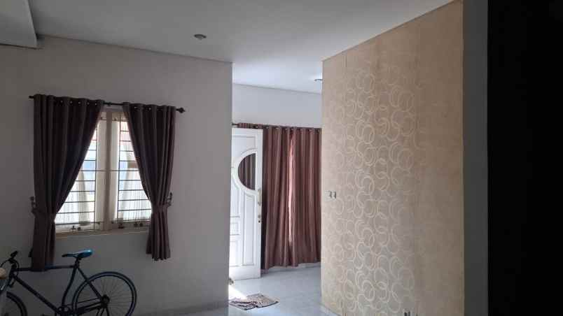 dijual rumah pangkalan jati