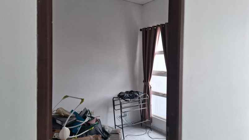 dijual rumah pangkalan jati