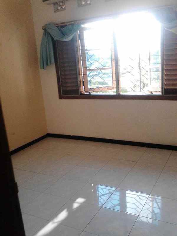 dijual rumah pantai mentari surabaya