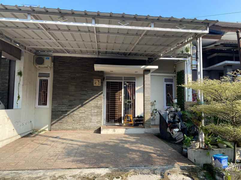 dijual rumah pasteur residence