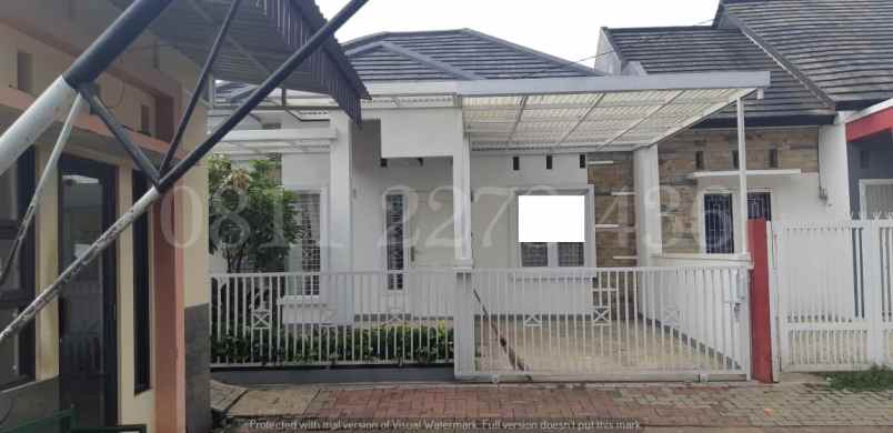 dijual rumah permana