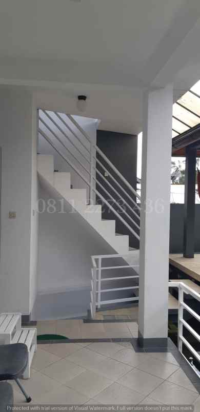 dijual rumah permana