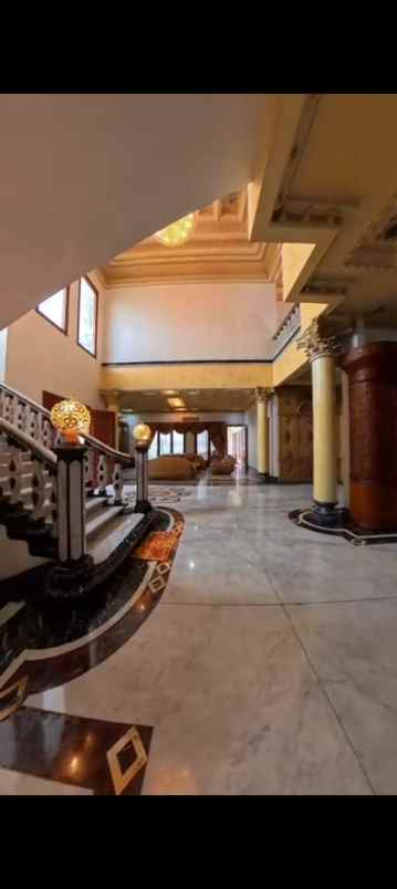 dijual rumah permata buana